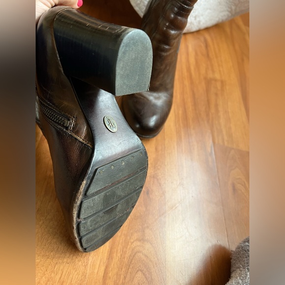 Frye boots, size 9.5 cognac - Picture 8 of 8